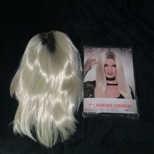 Costume wig